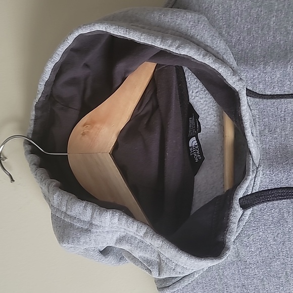 The North Face Hoodie Sweatshirt Kangaroo pockets Front Logo Size M - Picture 4 of 12